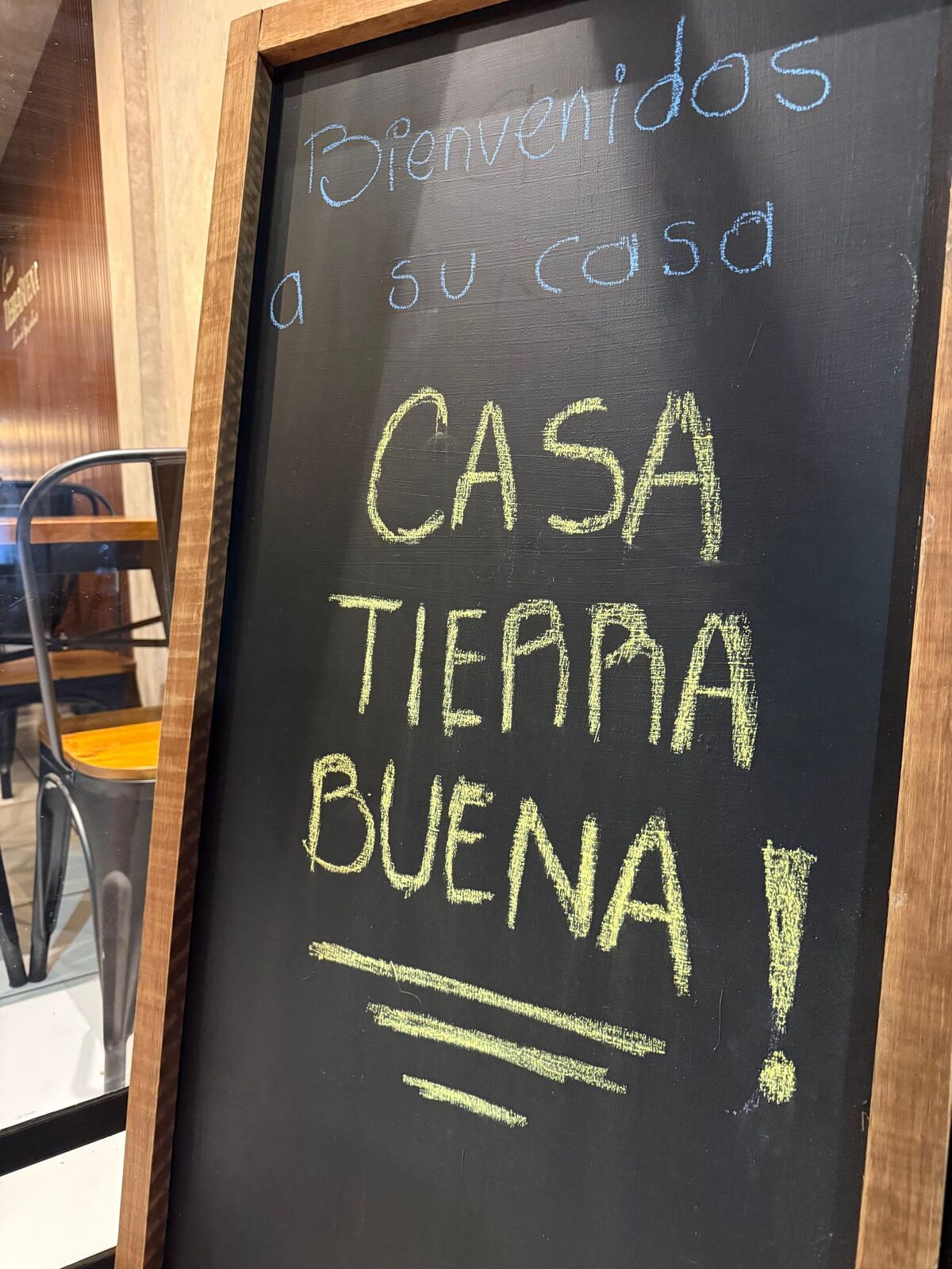 Pizarrón de bienvenida de Casa TierraBuena: bienvenidos a su casa